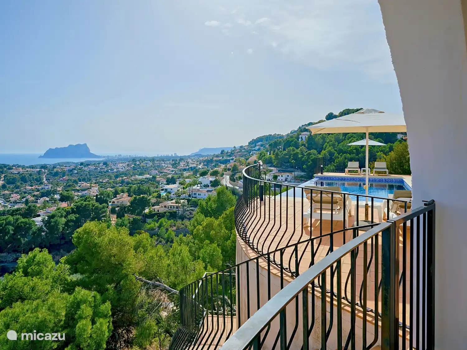 Casa la Gaviota - Blick von der überdachten Terrasse. 