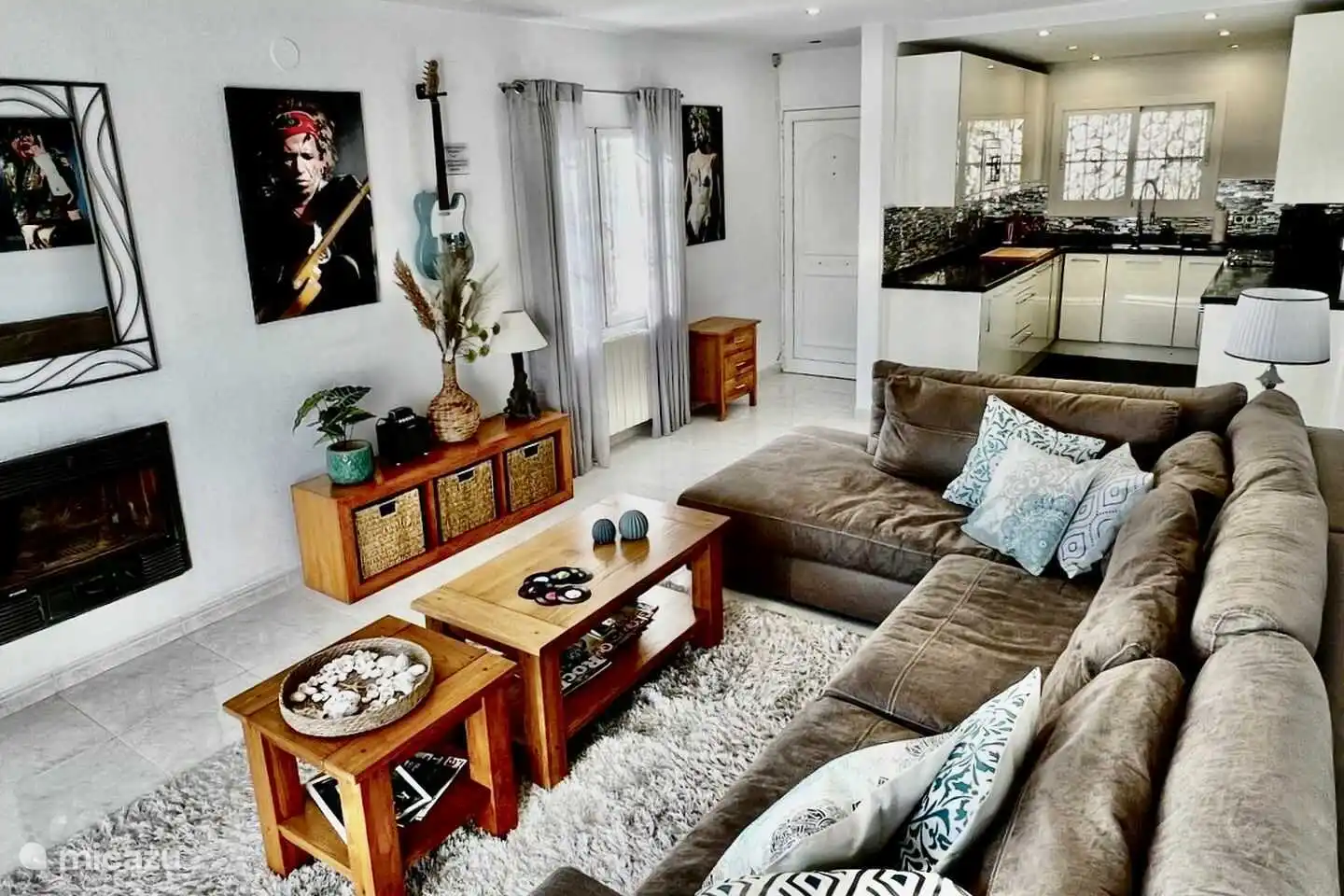 Die Villa Studio 44 in Benissa verfügt über ein geräumiges und helles Wohnzimmer im 1. Stock.