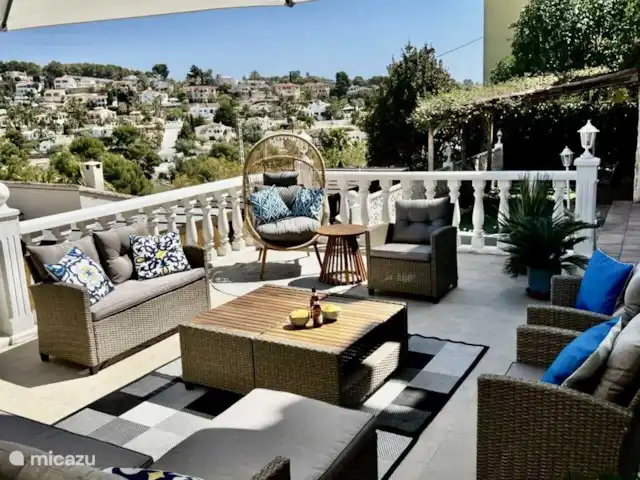 Villa Studio 44 | Benissa | 8 pers | Espagne, Costa Blanca, Benissa - villa La Villa Studio 44 à Benissa dispose d’une grande terrasse avec une vue magnifique sur la vallée.