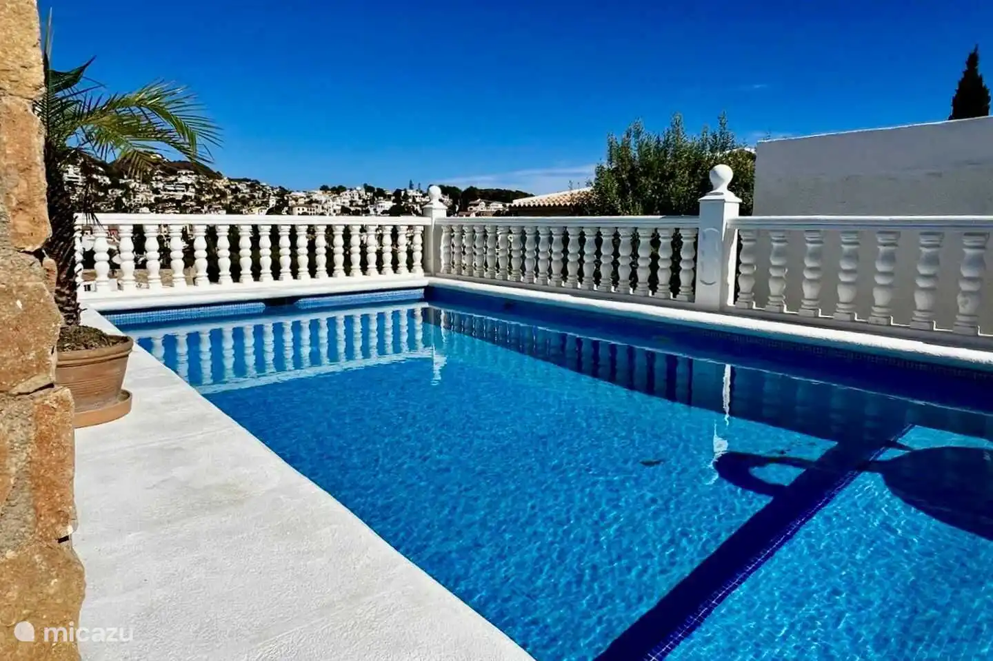 Die Villa Studio 44 in Benissa verfügt über einen privaten Pool mit viel Privatsphäre.