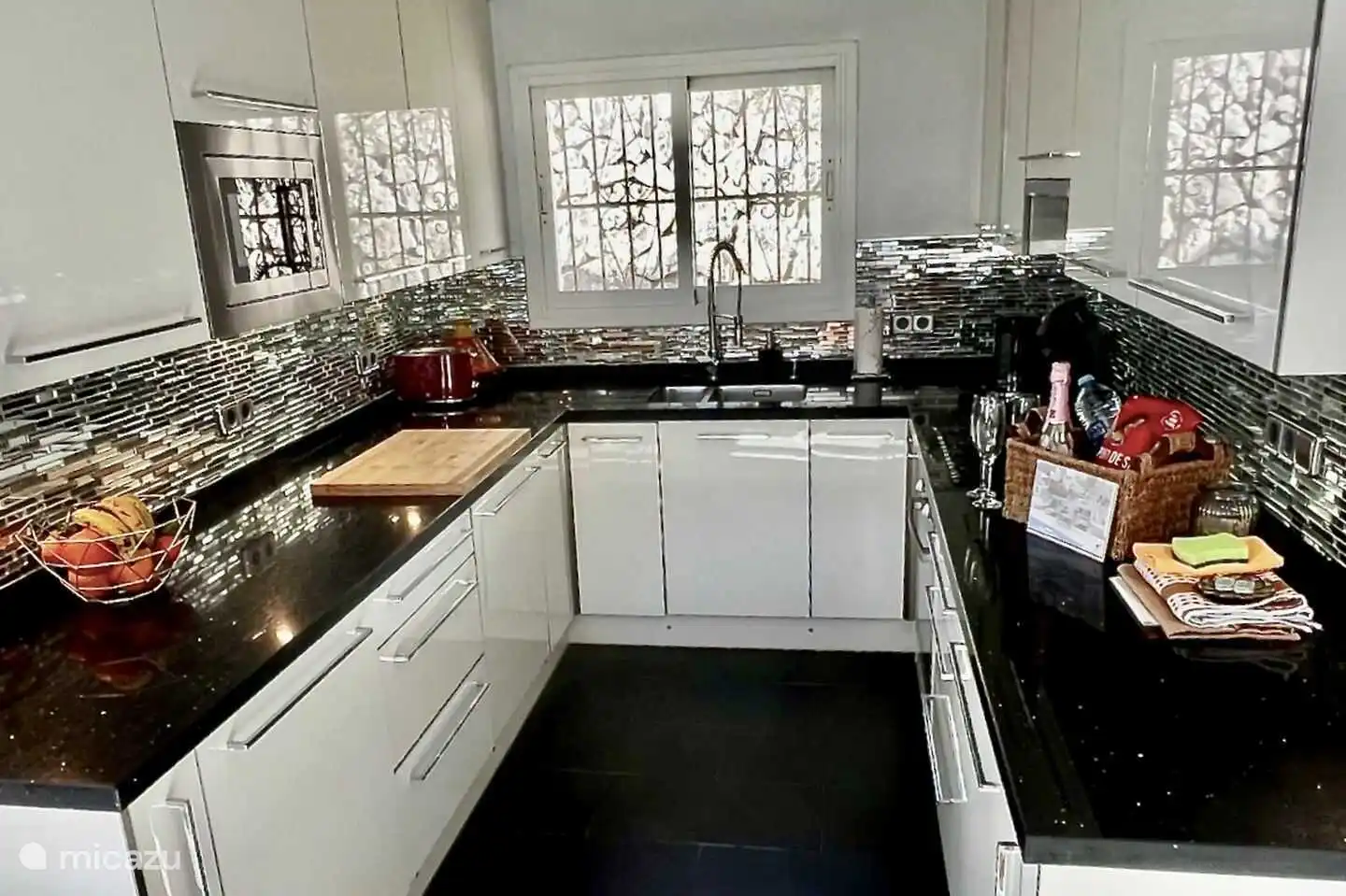 Die Villa Studio 44 in Benissa verfügt über eine komplette Küche im 1. Stock.