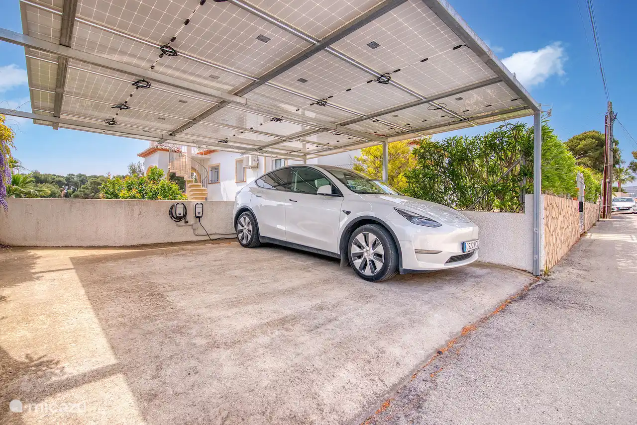 Ladecarport für Elektroautos für 2 Autos