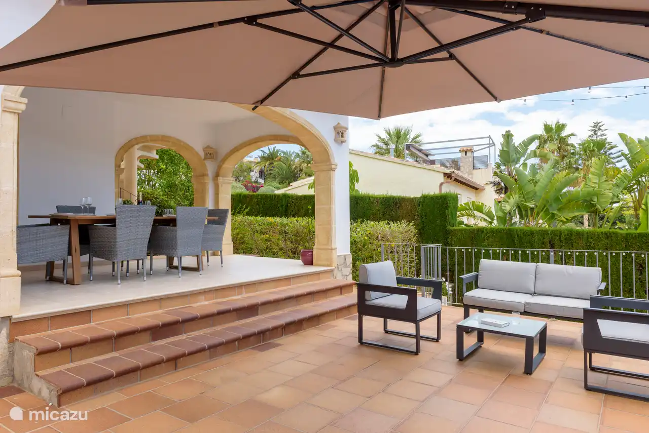 Terrasse / Poolbereich