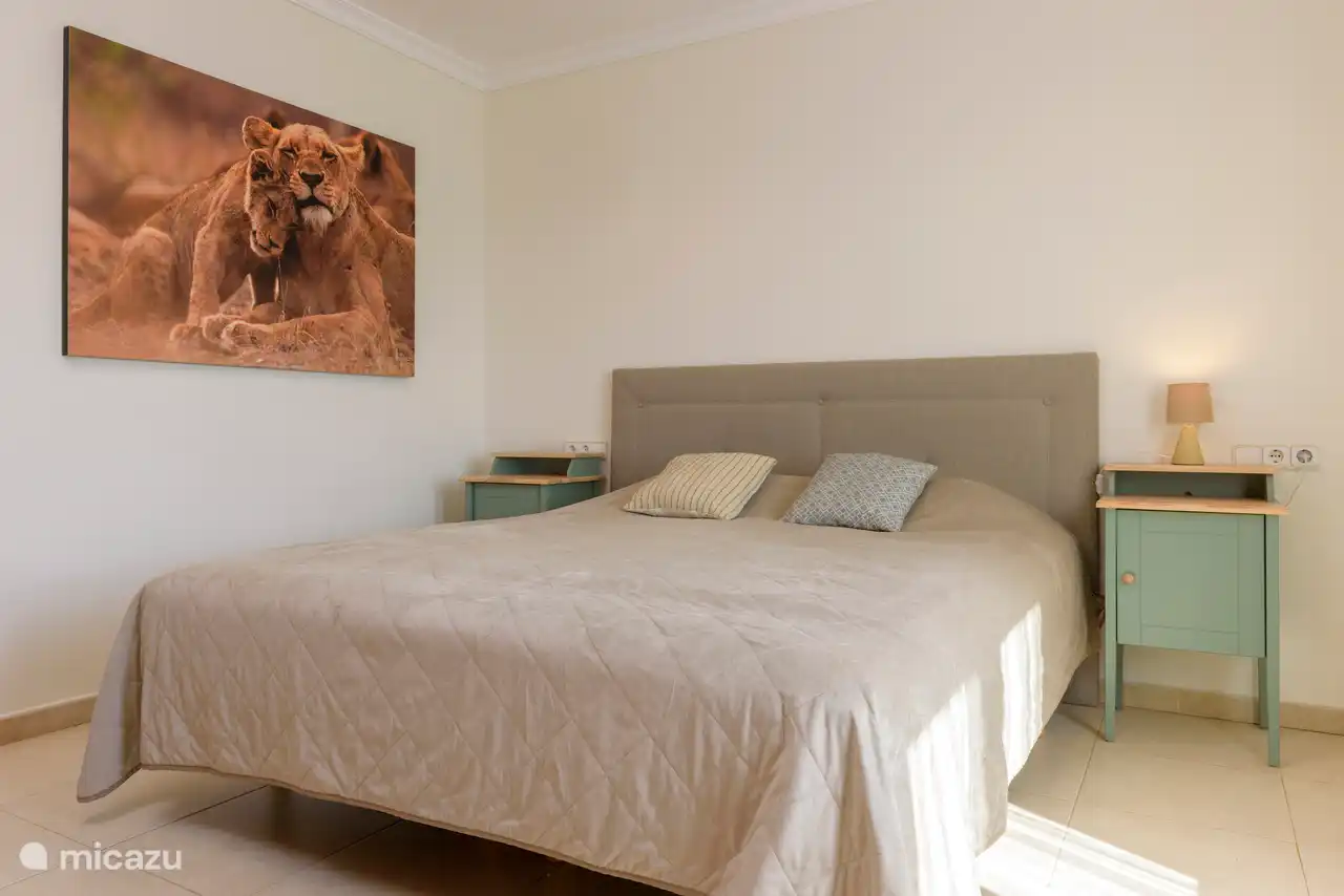 Master-Schlafzimmer mit Bad