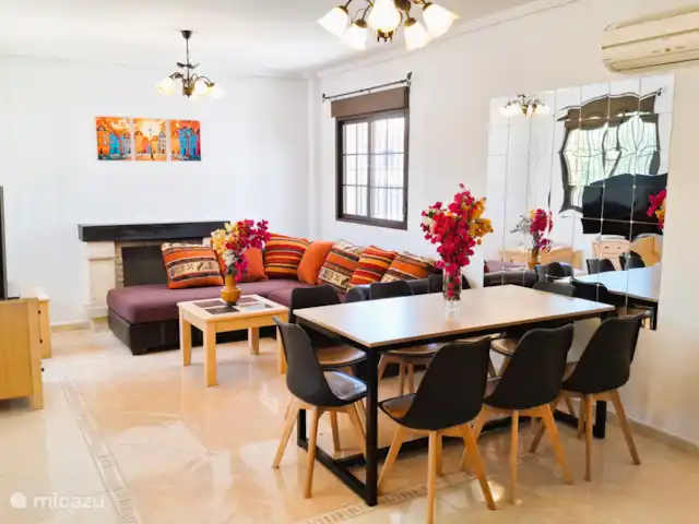villa en España, Costa Blanca, Hondón de las Nieves – Casa Lila - piscina privada y parque infantil Zonas de estar y comedor