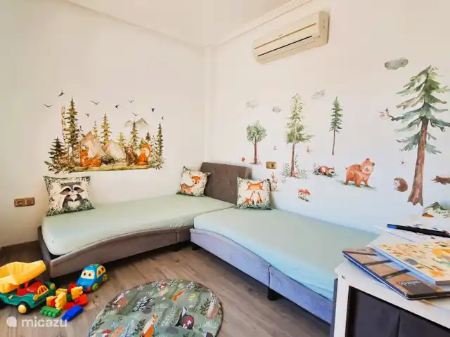 villa en España, Costa Blanca, Hondón de las Nieves – Casa Lila - piscina privada y parque infantil Dormitorio nº 3 (dormitorio de niños)