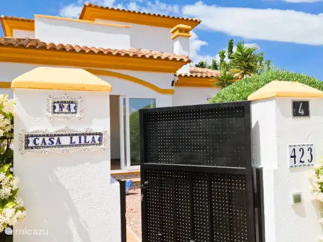 villa en España, Costa Blanca, Hondón de las Nieves – Casa Lila - piscina privada y parque infantil Entrada a la propiedad