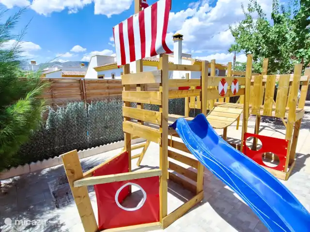 villa en España, Costa Blanca, Hondón de las Nieves – Casa Lila - piscina privada y parque infantil Patio de juegos privado