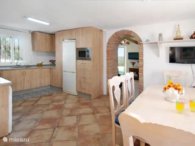 Villa Maria Esnite | Espagne, Costa del Sol, Comares - maison de vacances Notre cuisine dînatoire. Comme dans toute la maison, il y a aussi des volets ici.