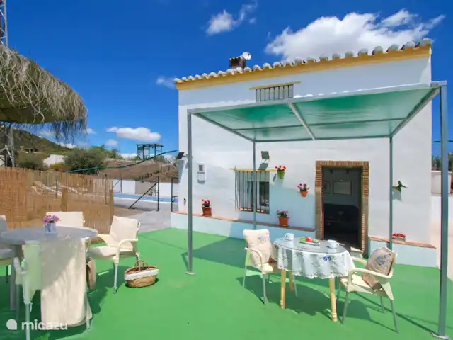 Villa Maria Esnite | Espagne, Costa del Sol, Comares - maison de vacances La piscine est verrouillable séparément et clôturée pour la sécurité des enfants et des animaux domestiques.