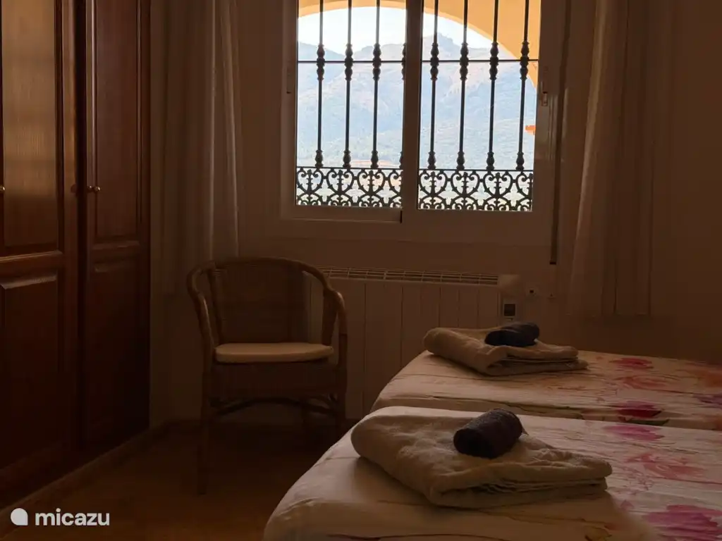 Hauptschlafzimmer - eigenes Bad (Schlafzimmer 1)