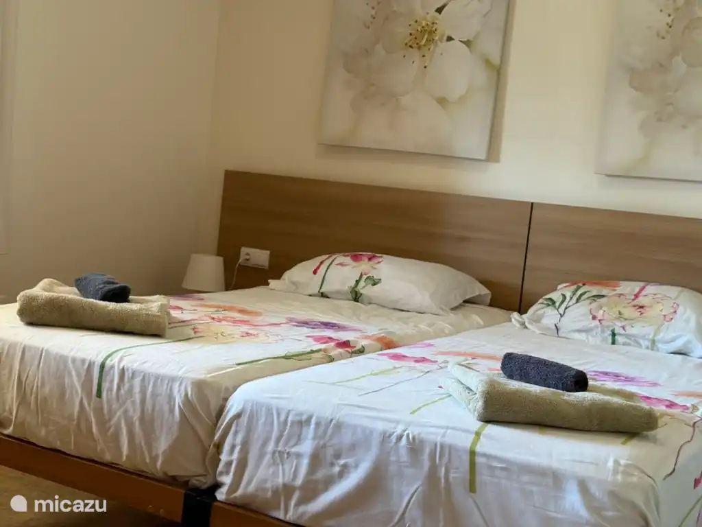 Hauptschlafzimmer - eigenes Bad (Schlafzimmer 1)