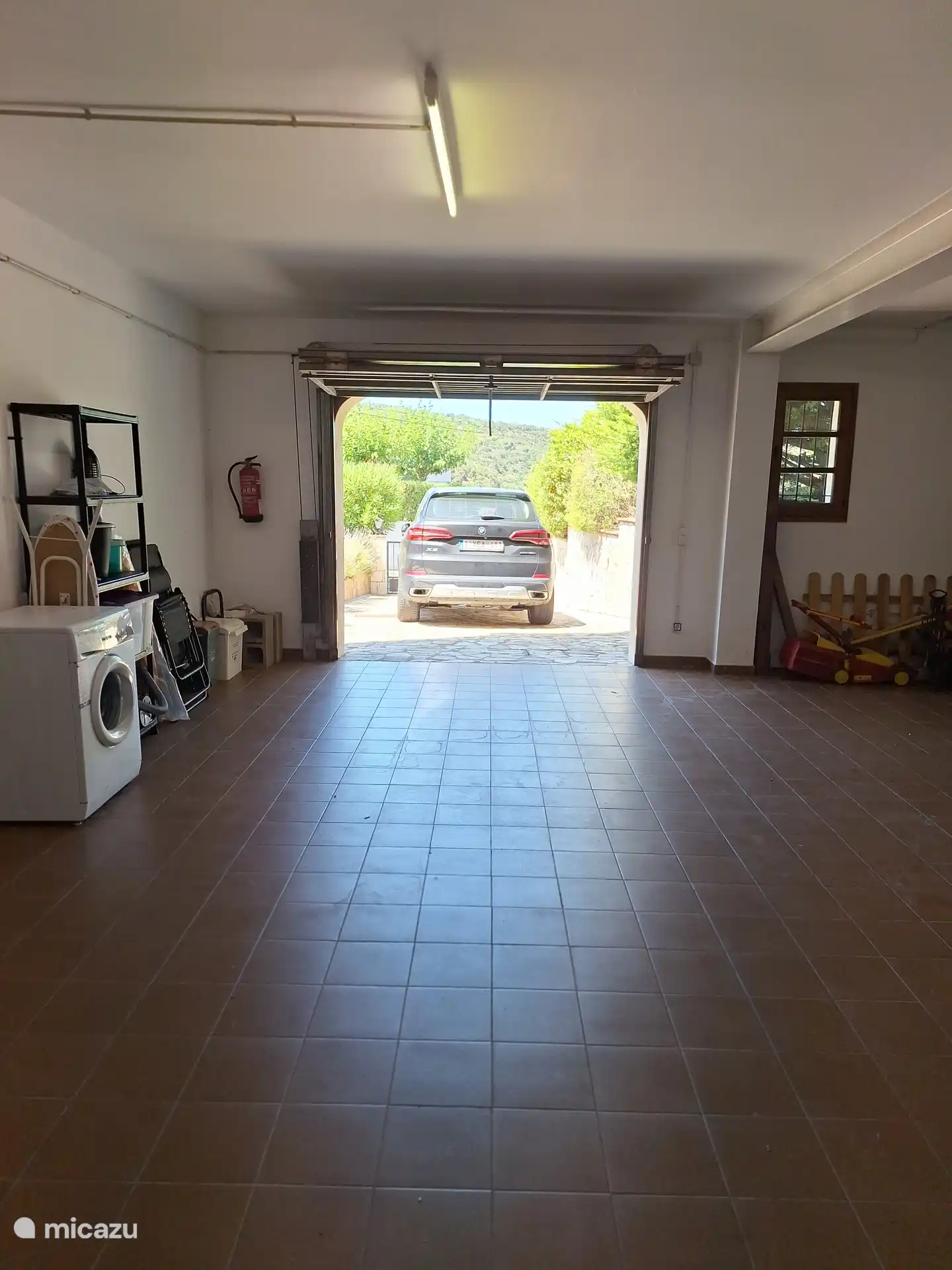 Geräumige Garage + Abstellraum