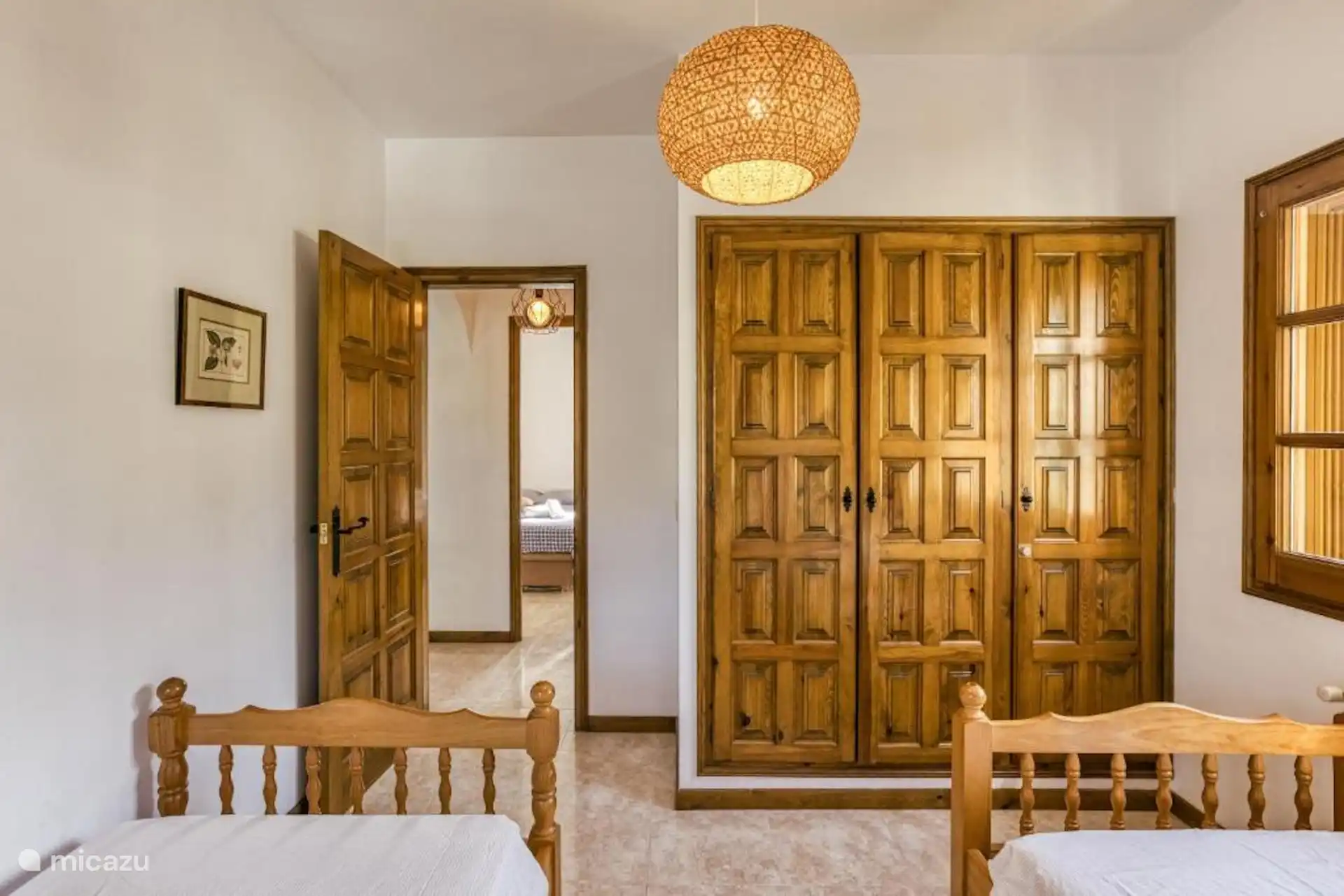 Schlafzimmer 3 mit Blick auf Schlafzimmer 2 - 1. OG