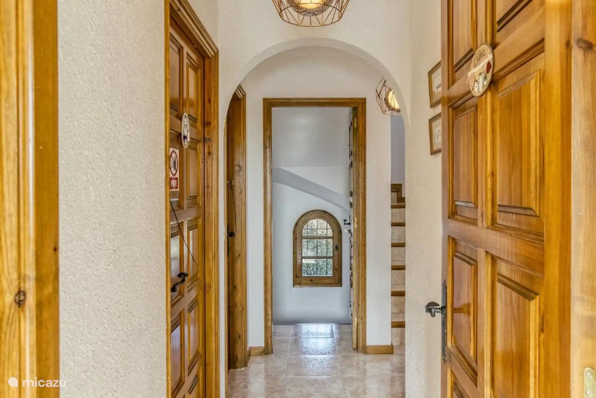 Halle + Zugang zur Tiefgarage - Erdgeschoss