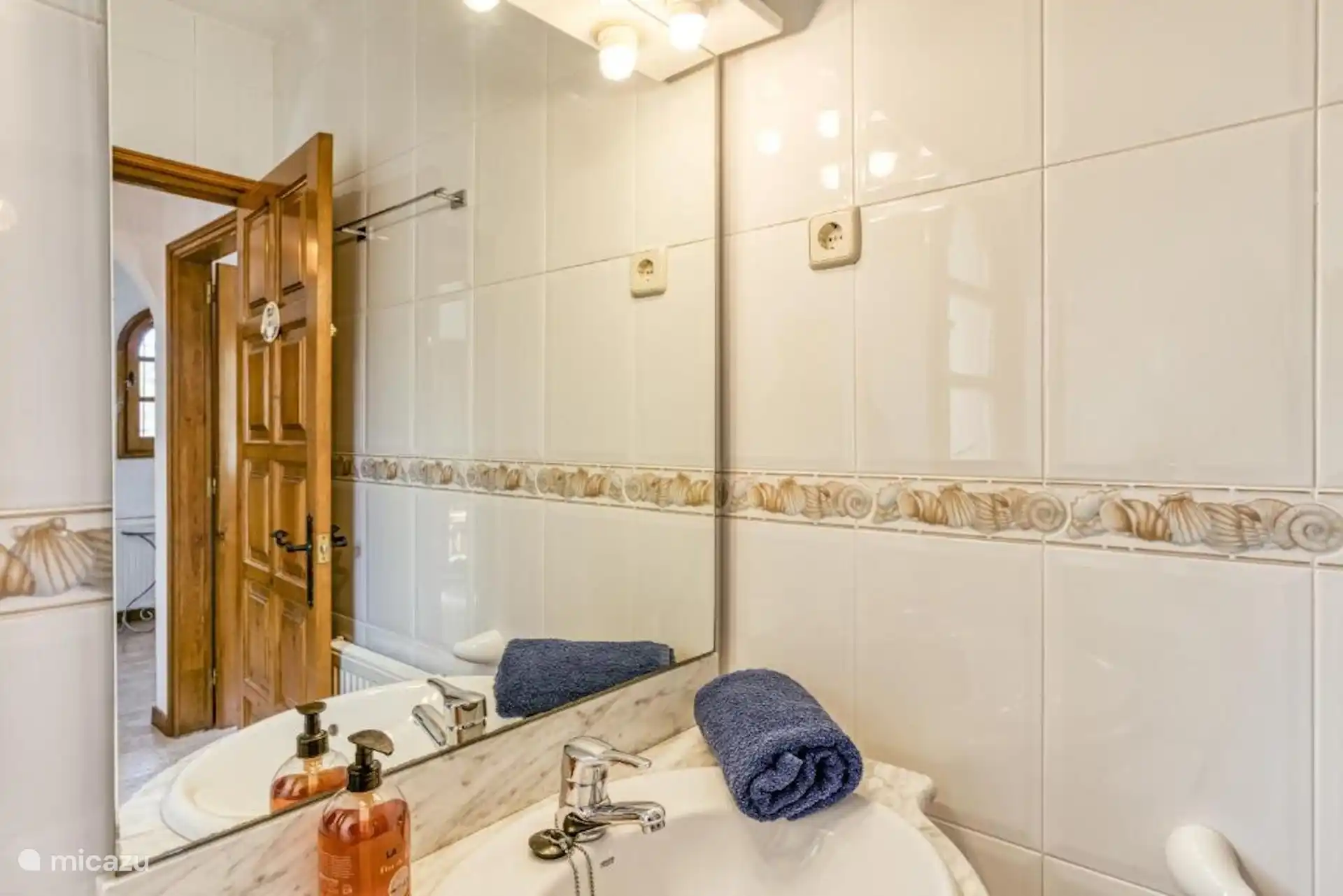 Badezimmer 3 (inkl. Dusche) - 1. OG