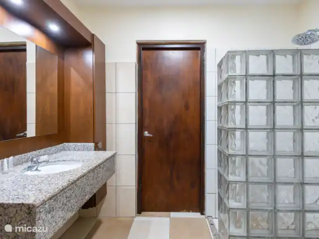 Village 35 | Curaçao, Curaçao-Centre, Blue Bay - bungalow Salle de bain II