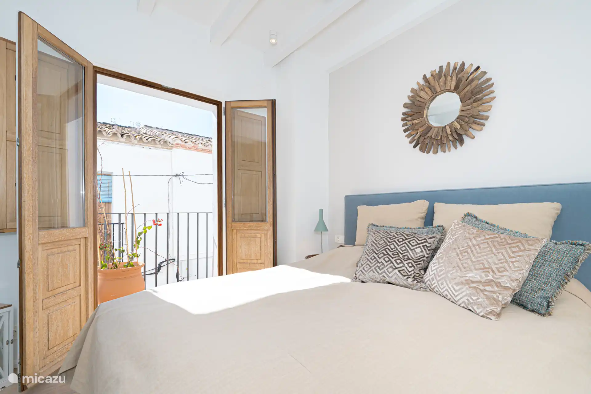 Hauptschlafzimmer 180 x 200, 2 separate Matratzen, 2 x Bettdecken, Qualitätskissen