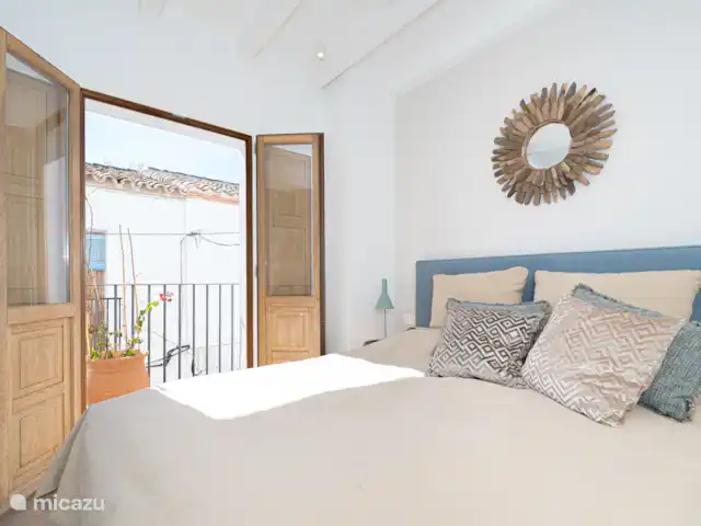 Luxe huis Altea Alicante te huur huren in Spanje, Costa Blanca, Altea - stadswoning Master bedroom 180 x 200, 2 aparte matrassen, 2 x dekbedden, kwaliteitskussens