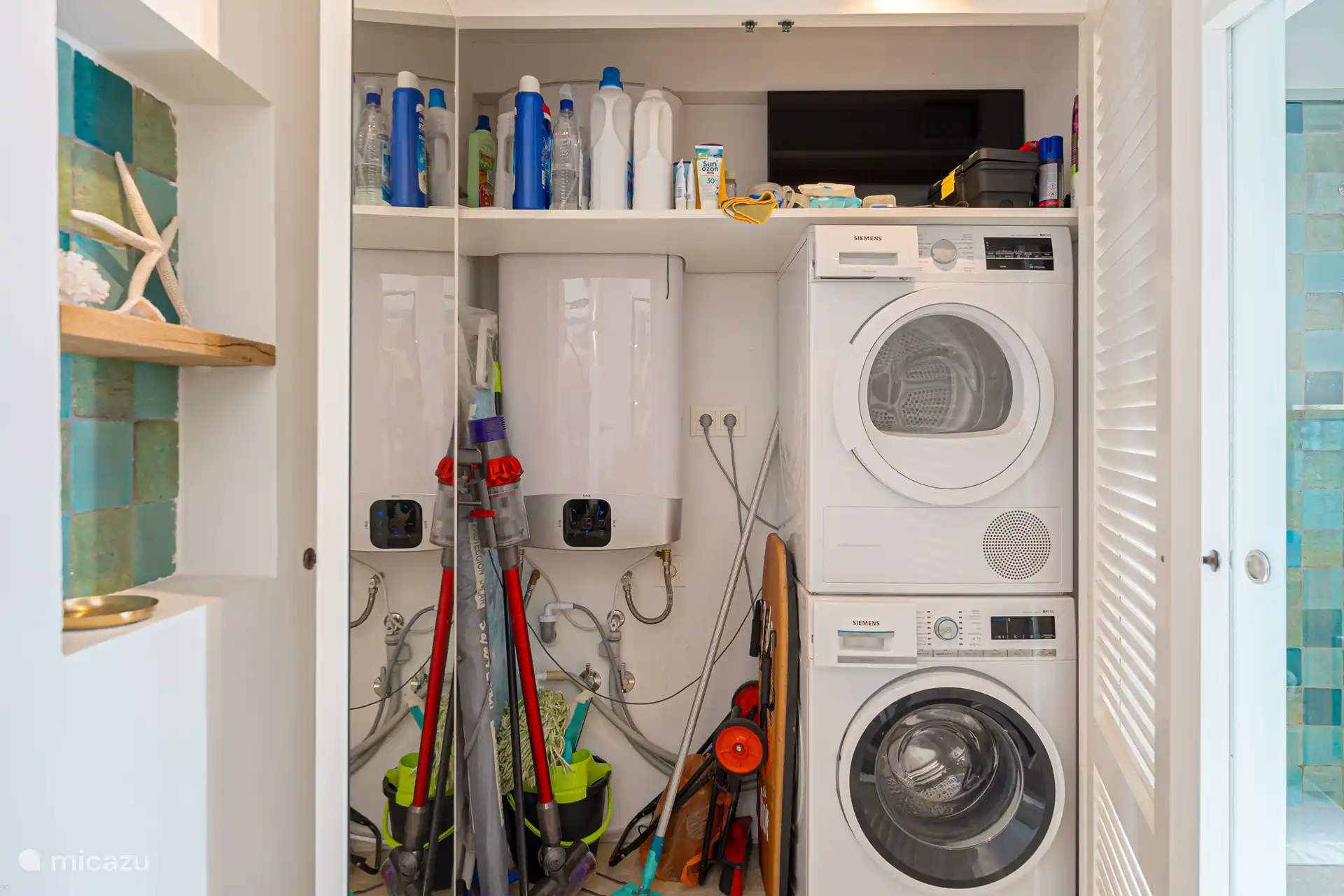 Waschküche, Waschmaschine und Trockner Qualität Siemens, Staubsauger Dyson pro