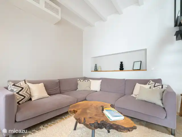 Luxe huis Altea Alicante te huur huren in Spanje, Costa Blanca, Altea - stadswoning Grote woonkamer met IT-media, Smart TV met LED-licht, WIFI en internettoegang