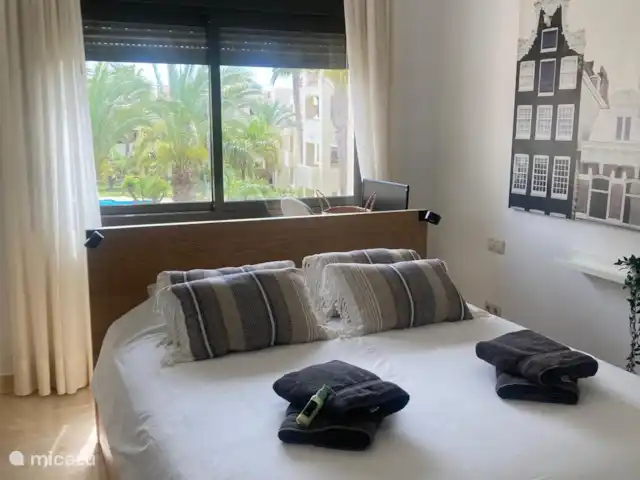 Location de Vacances Espagne, Costa Cálida, San Javier, penthouse - Penthouse Pentaguila  La chambre principale, équipée d’un lit confortable de 160x200 et d’une salle de bain attenante.