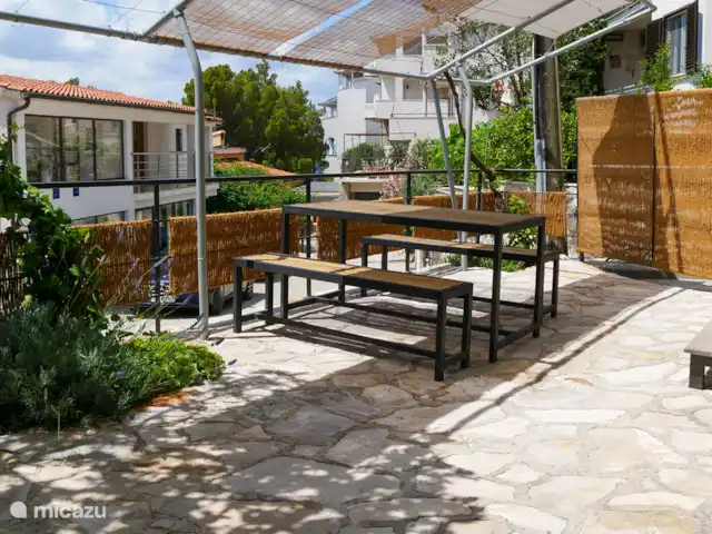 Location de Vacances Croatie, Dalmatie, Mimice, appartement -  Directement sur la mer ❯ coucher de soleil Terrasse