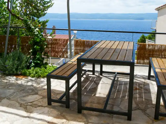 Location de Vacances Croatie, Dalmatie, Mimice, appartement -  Directement sur la mer ❯ coucher de soleil Terrasse
