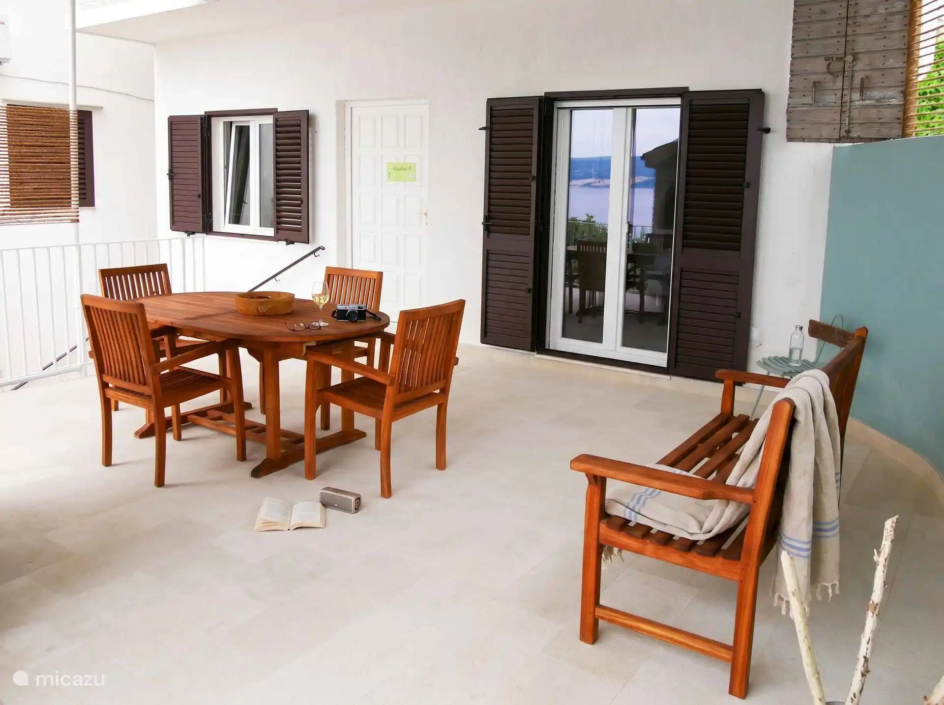 studio in Kroatien, Dalmatien, Mimice – Direkt am Meer ❯ studio F
