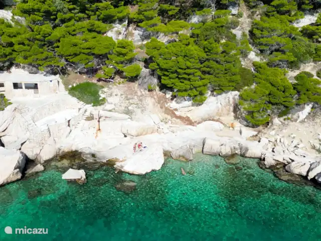 Location de Vacances Croatie, Dalmatie, Mimice, studio - Front de mer ❯ studio F Envie de vacances à la mer ? Les eaux calmes et propres et la vie marine abondante font de la mer croate un paradis pour les amoureux de la nature et les amateurs de loisirs.