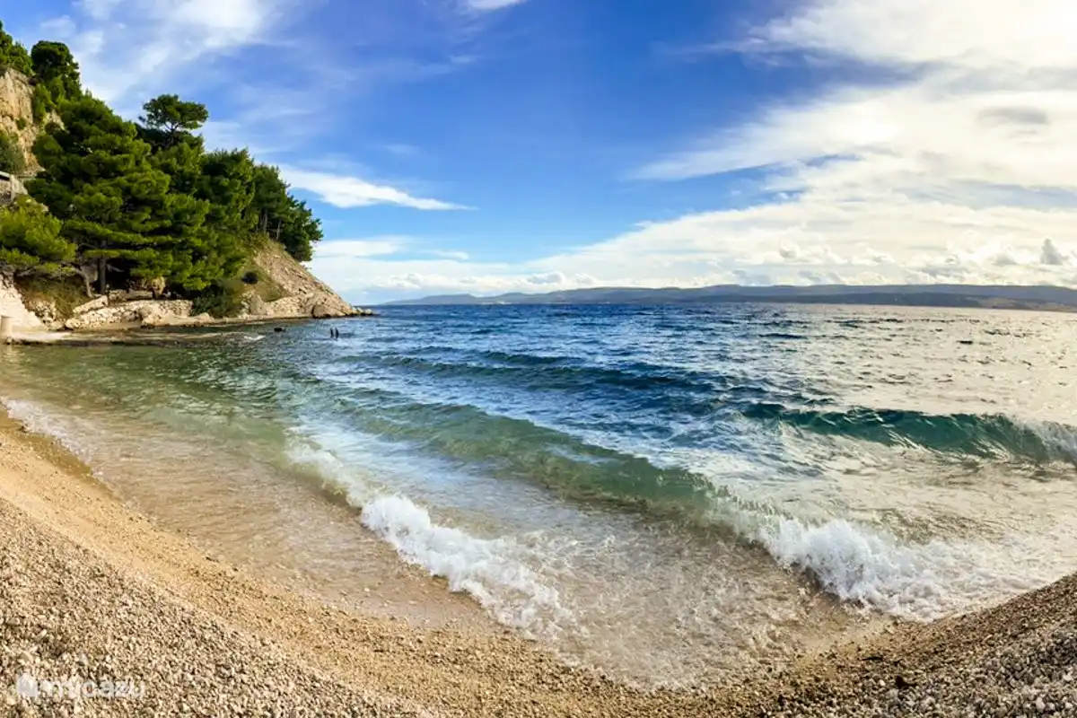 iele der Strände wurden mit der Blauen Flagge ausgezeichnet – ein Zeichen für ihre besondere Qualität und Sauberkeit, typisch für Dalmatien und Marušici. 