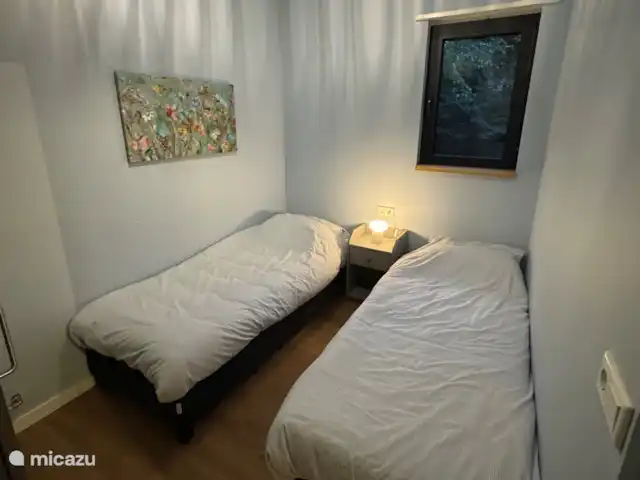 Uitwijck | Pays-Bas, Zélande, Dishoek - maison de vacances Chambre 2 avec 2 lits simples, armoire et lavabo privé
