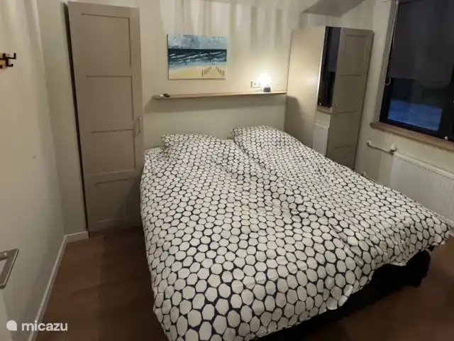 Uitwijck | Pays-Bas, Zélande, Dishoek - maison de vacances Chambre 1 avec lit double, lavabo et 2 armoires
