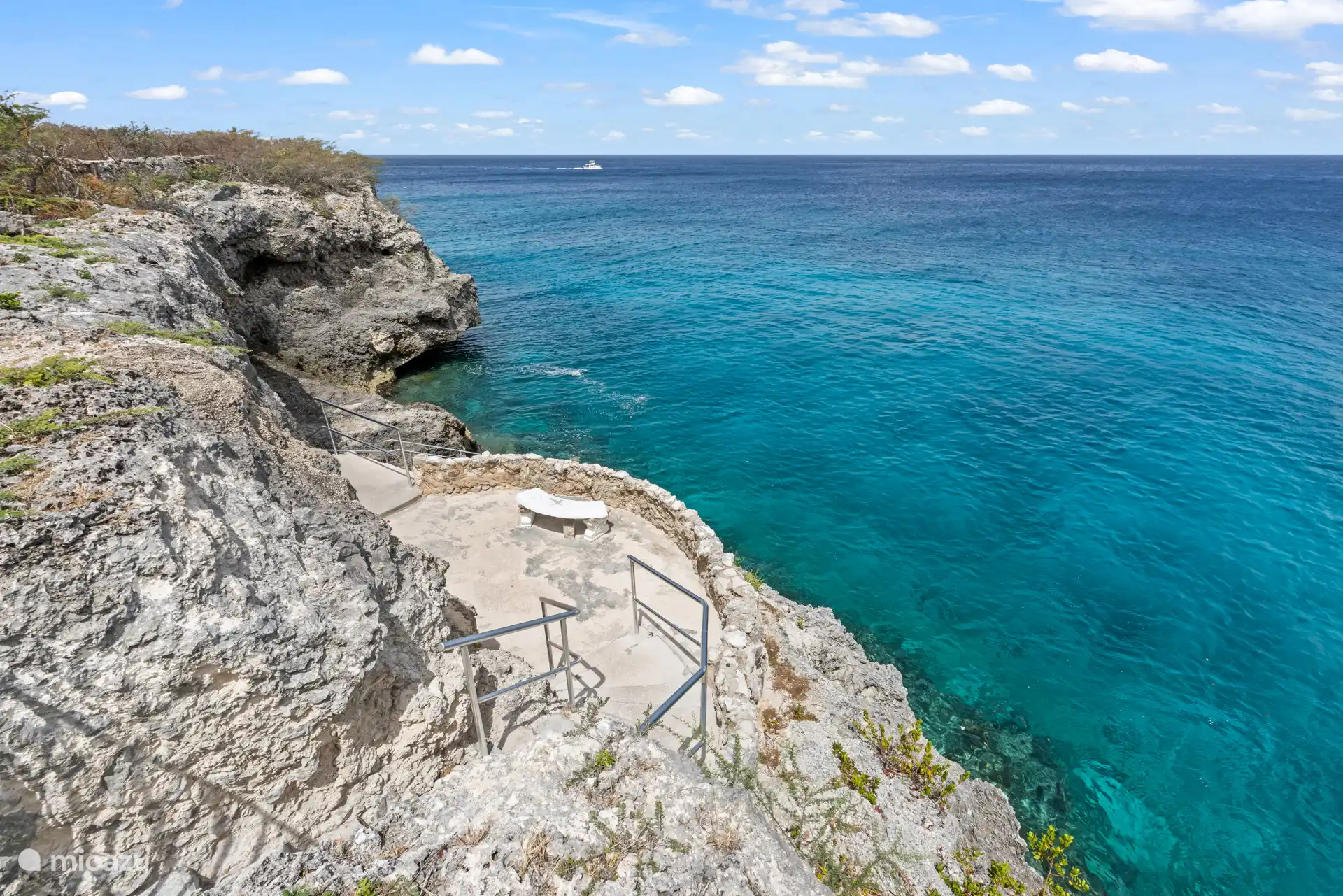 There is a private diving ladder on site, which gives you direct access to the clear blue sea. Perfect for a refreshing swim or snorkeling adventure from your own stay!