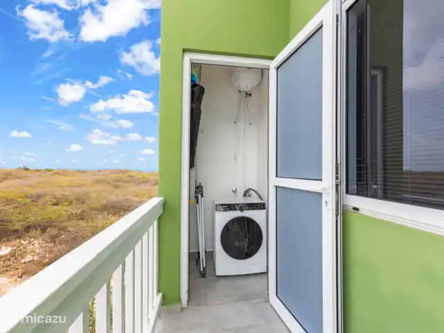 Punta Azul Ocean Resort 5B | Curaçao, Banda Abou (ouest), Westpunt - maison de vacances Machine à laver privée dans la buanderie séparée - idéale pour les longs séjours et le confort au quotidien.