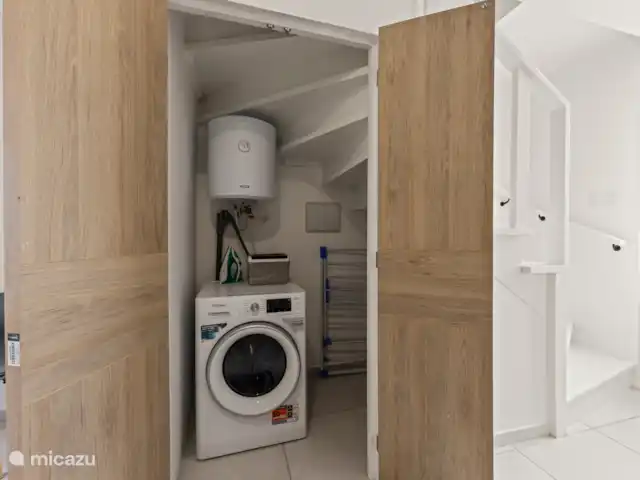Punta Azul Ocean Resort 6A | Curaçao, Banda Abou (ouest), Westpunt - maison de vacances Buanderie séparée avec sa propre machine à laver - idéale pour les longs séjours et le confort quotidien.