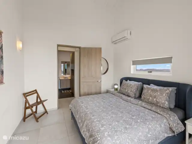 Punta Azul Ocean Resort 6B | Curaçao, Banda Abou (ouest), Westpunt - maison de vacances Chambre avec lit double confortable – meublée avec style et axée sur une bonne nuit de sommeil.
