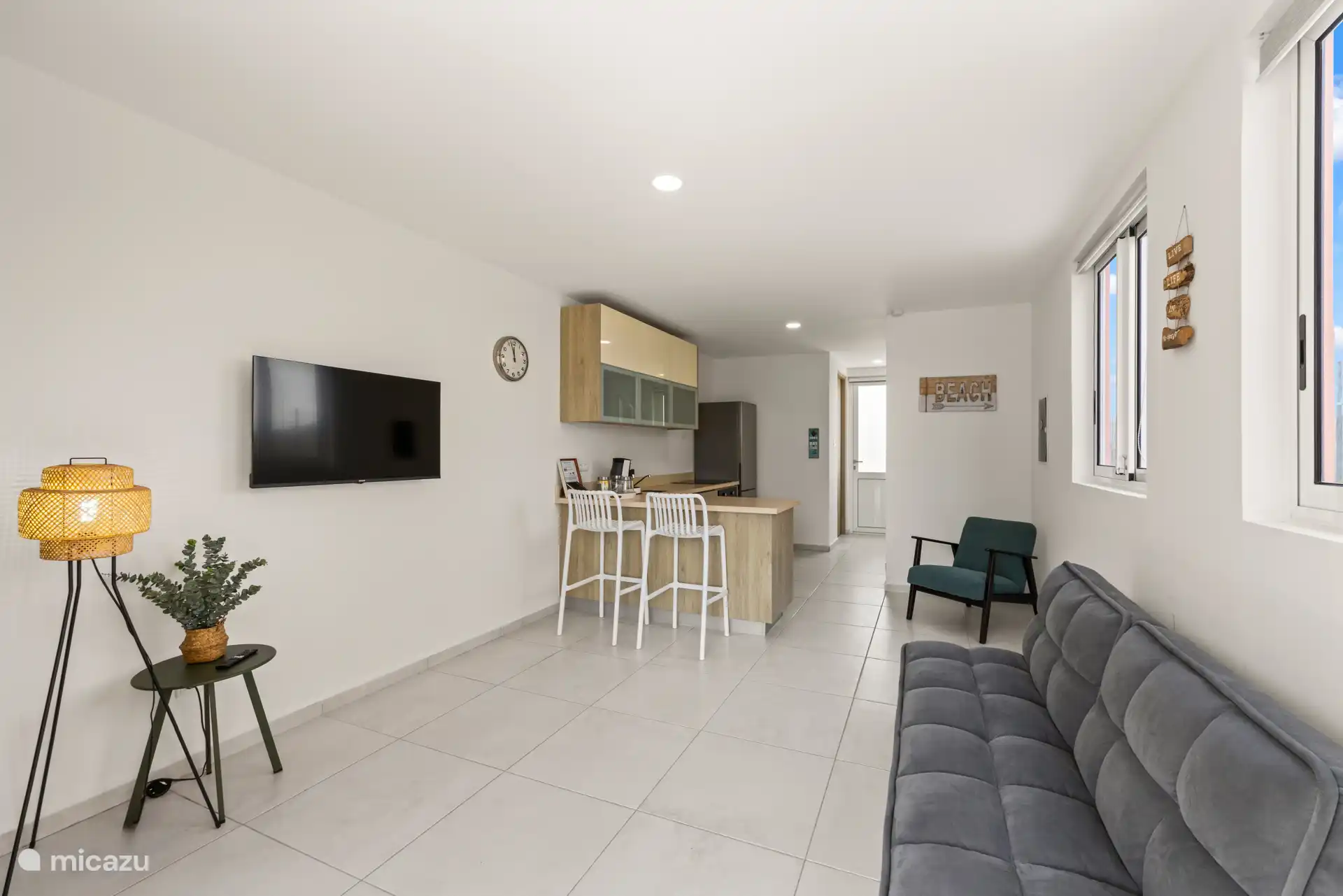 Gepflegter Essbereich mit Esstisch und bequemen Stühlen – ideal für gemeinsame Mahlzeiten.