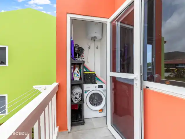 Seabreeze 10B - Punta Azul Ocean Re | Curaçao, Banda Abou (ouest), Westpunt - maison de vacances Buanderie séparée avec sa propre machine à laver - idéale pour les longs séjours et le confort quotidien.