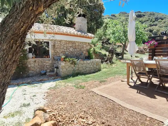 Casa Montaña Rustica huren in Spanje, Andalusië, Montefrio - vakantiehuis voorzijde met eethoek