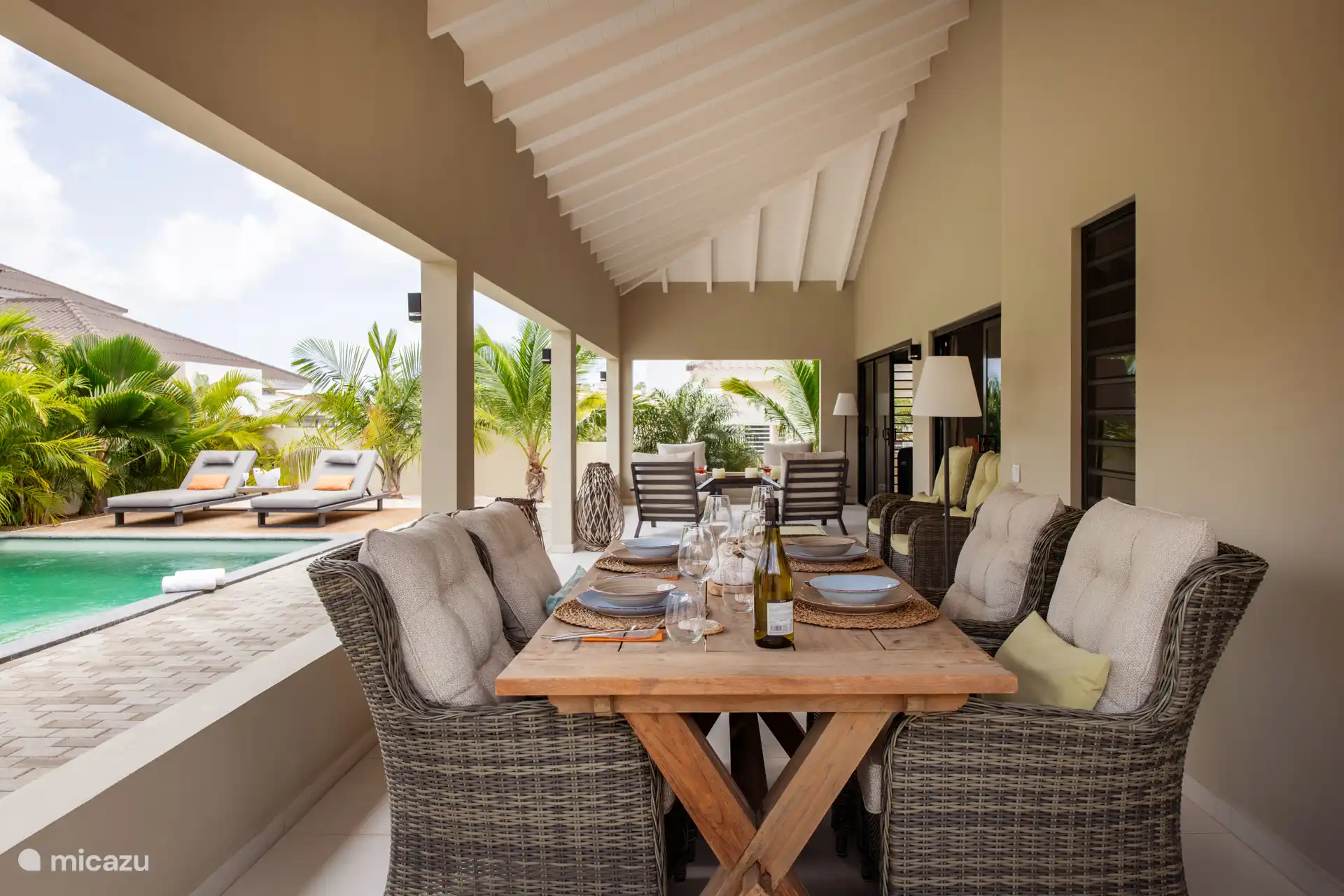 Cozy dining table with wonderfully comfortable chairs