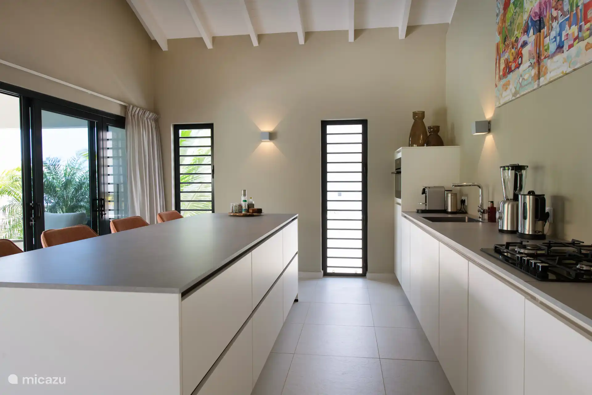 The kitchen is spacious and equipped with all conveniences, such as airfryer, Nespresso machine, milk frother, etc.