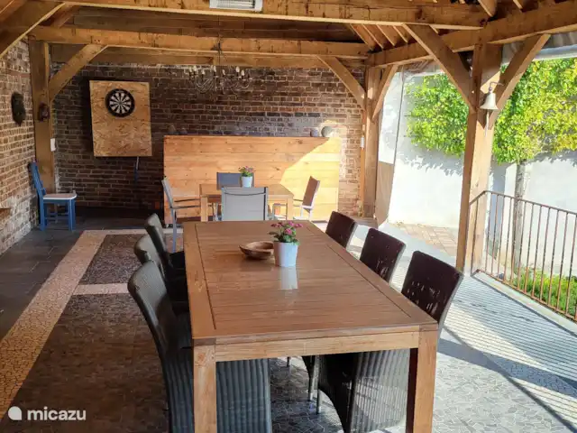 Hof Der Heerlijckheid | Belgique, Limbourg, Tongres-Looz - maison de vacances Jeu de fléchettes sur la terrasse couverte