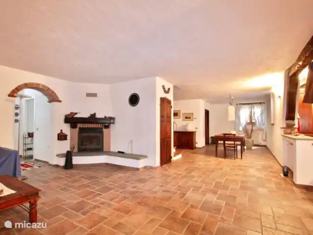 Casa Graglia | Italie, Piémont, Graglia - maison de vacances Taverne avec petite (quatrième) chambre supplémentaire avec lits superposés, salle de bain supplémentaire (quatrième) et buanderie.