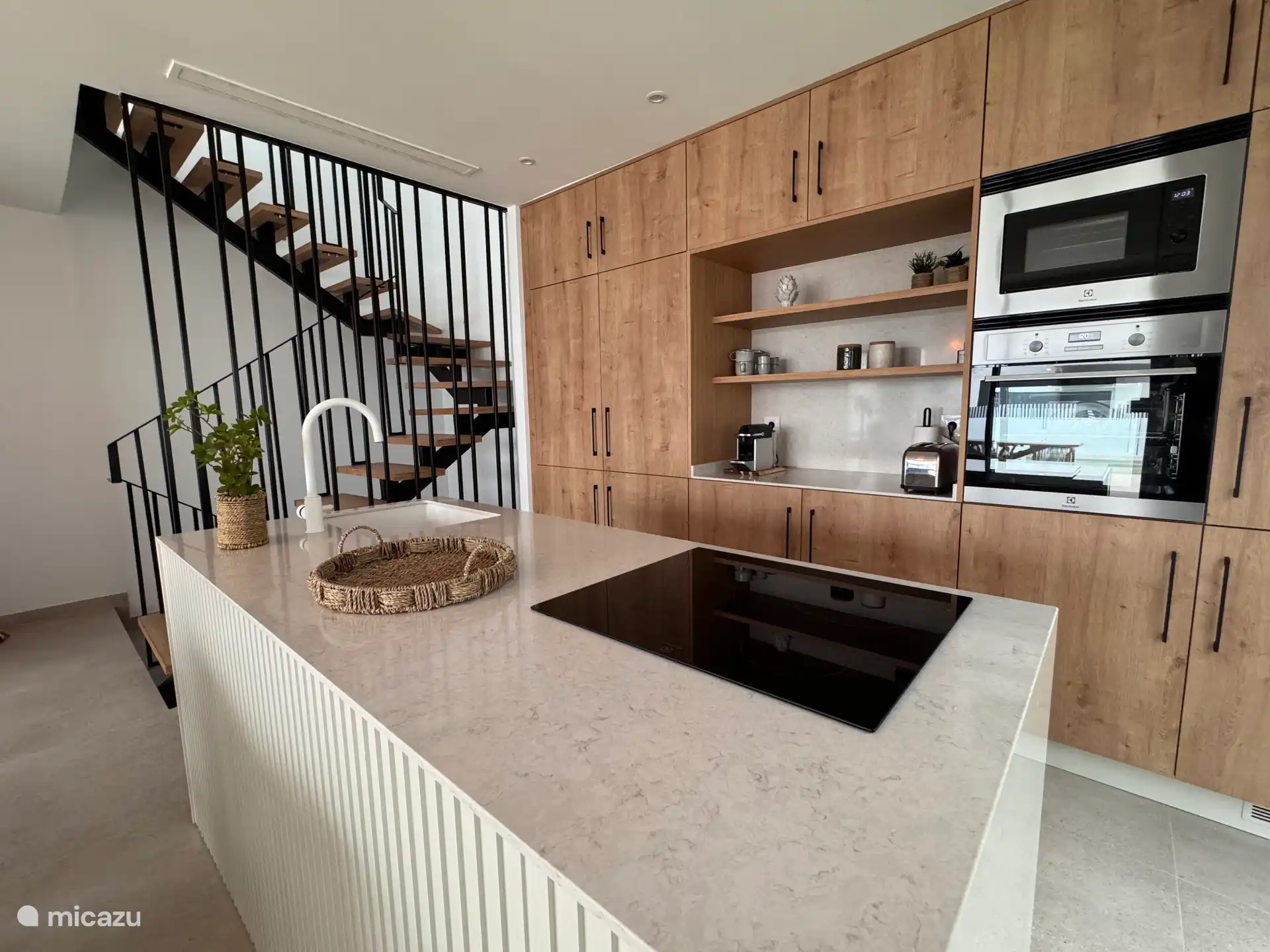 Voll ausgestattete Küche