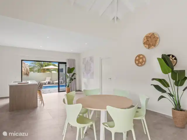 Elisabeth Resort en Mambo Beach en Curazao, Banda Arriba (este), Bapor Kibra - villa La posibilidad de cenar en el interior o al aire libre.