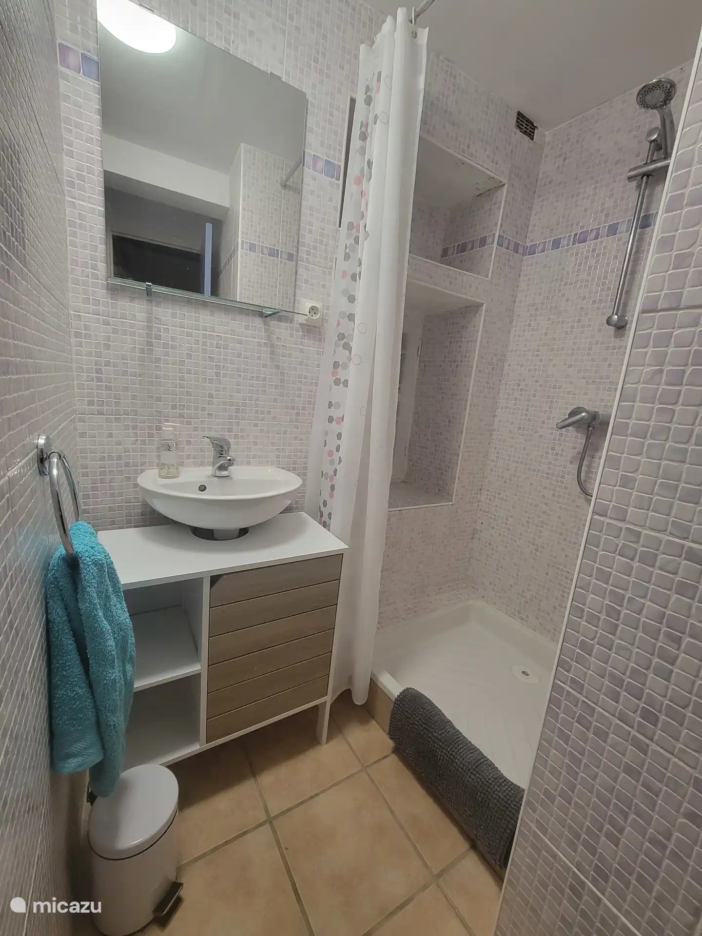 Salle d’eau, avec WC séparé