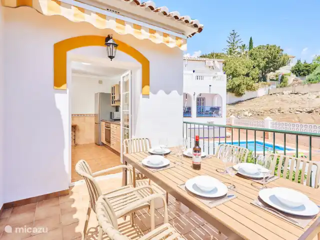 Location de Vacances Espagne, Andalousie, Frigiliana, villa - JA01 Villa Tomasina Frigiliana terras bij keuken