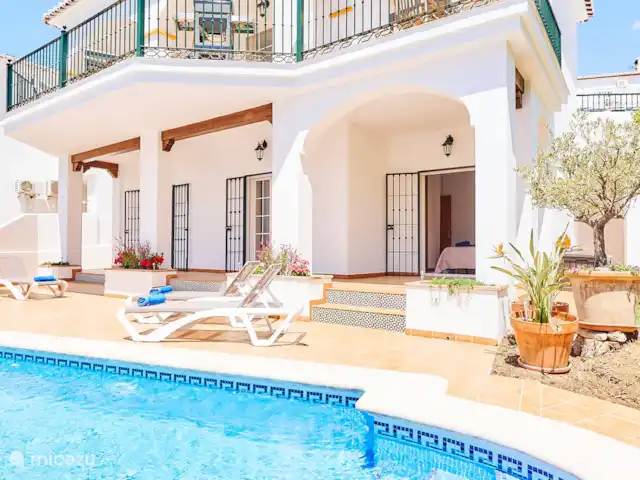 Location de Vacances Espagne, Andalousie, Frigiliana, villa - JA01 Villa Tomasina Frigiliana Terrasse de la piscine