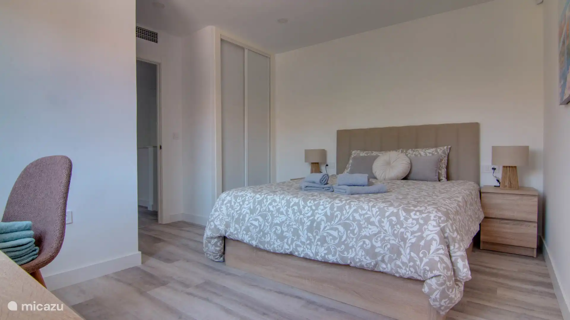 Schlafzimmer im hinteren Teil des 2. Stocks